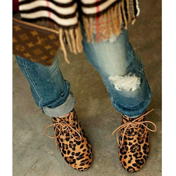 Last 5.5 & 6 🖤💕 Leopard Lace-up Wedge Ankle Boot - Picture 8 of 8